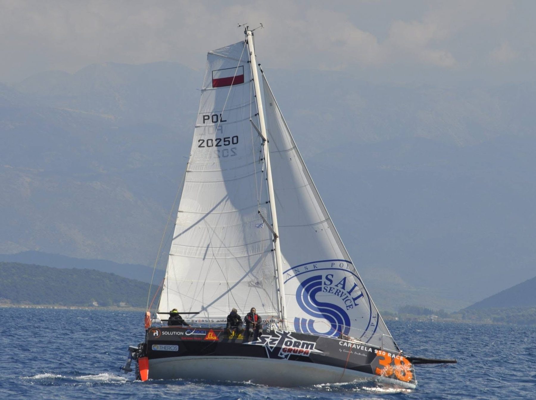 WARRIOR 8 Wins on Greek Waters